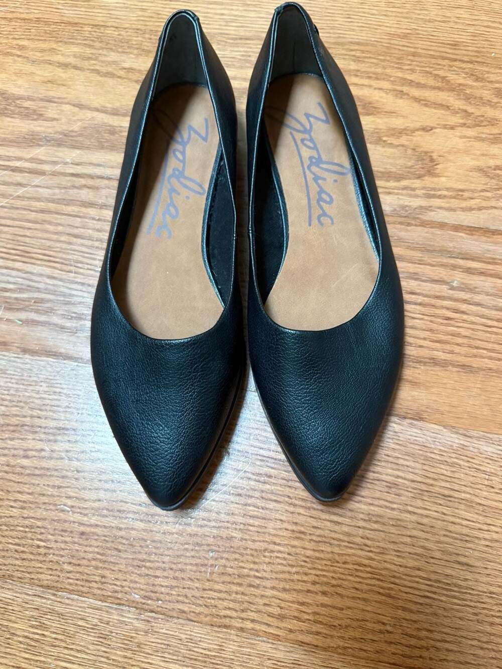 Zodiac Hill Pointed Toe Flats Size 9 Black